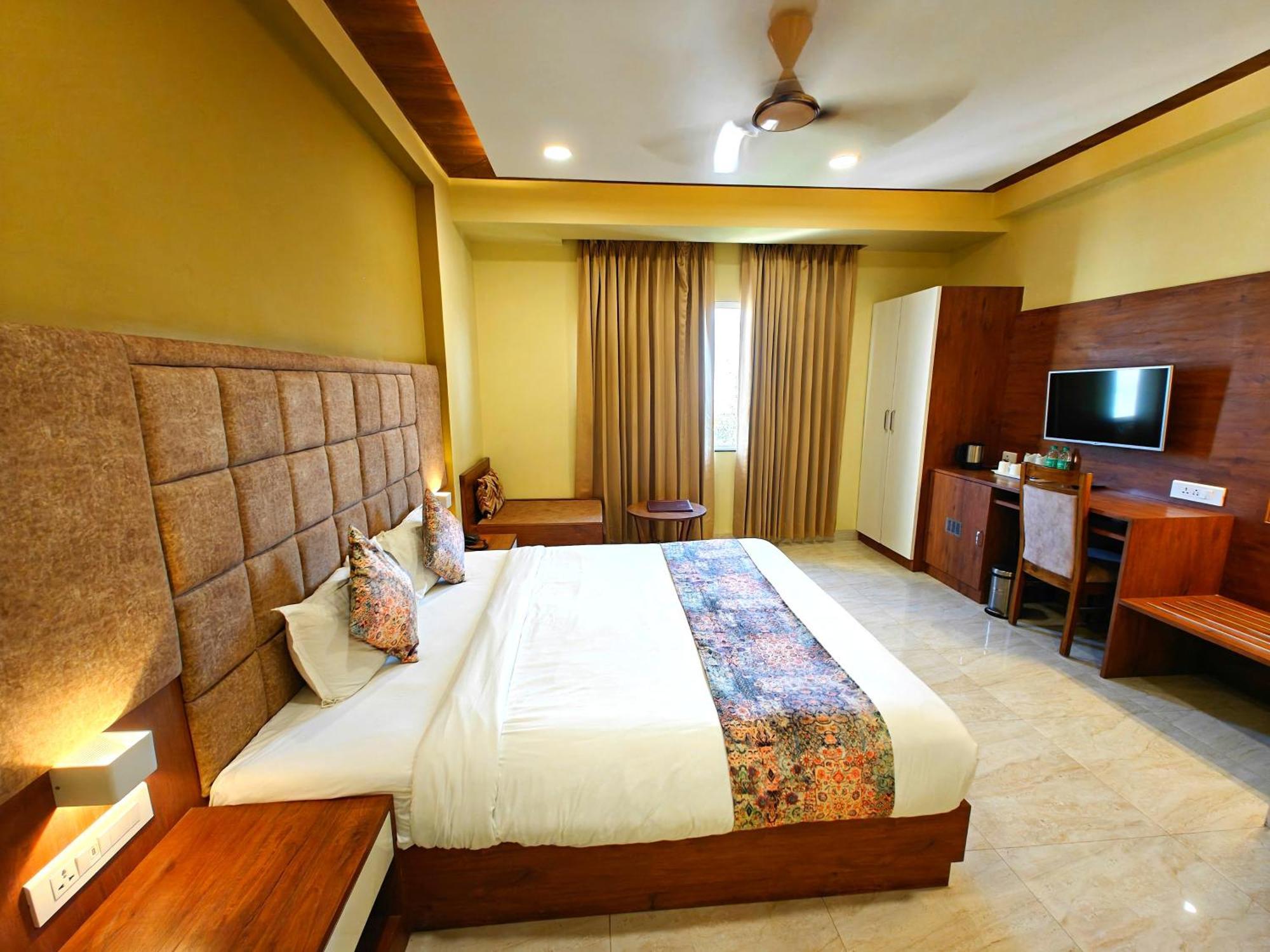 Opulence Inn - 500 Meters From Railway Station Udaipur Exterior photo