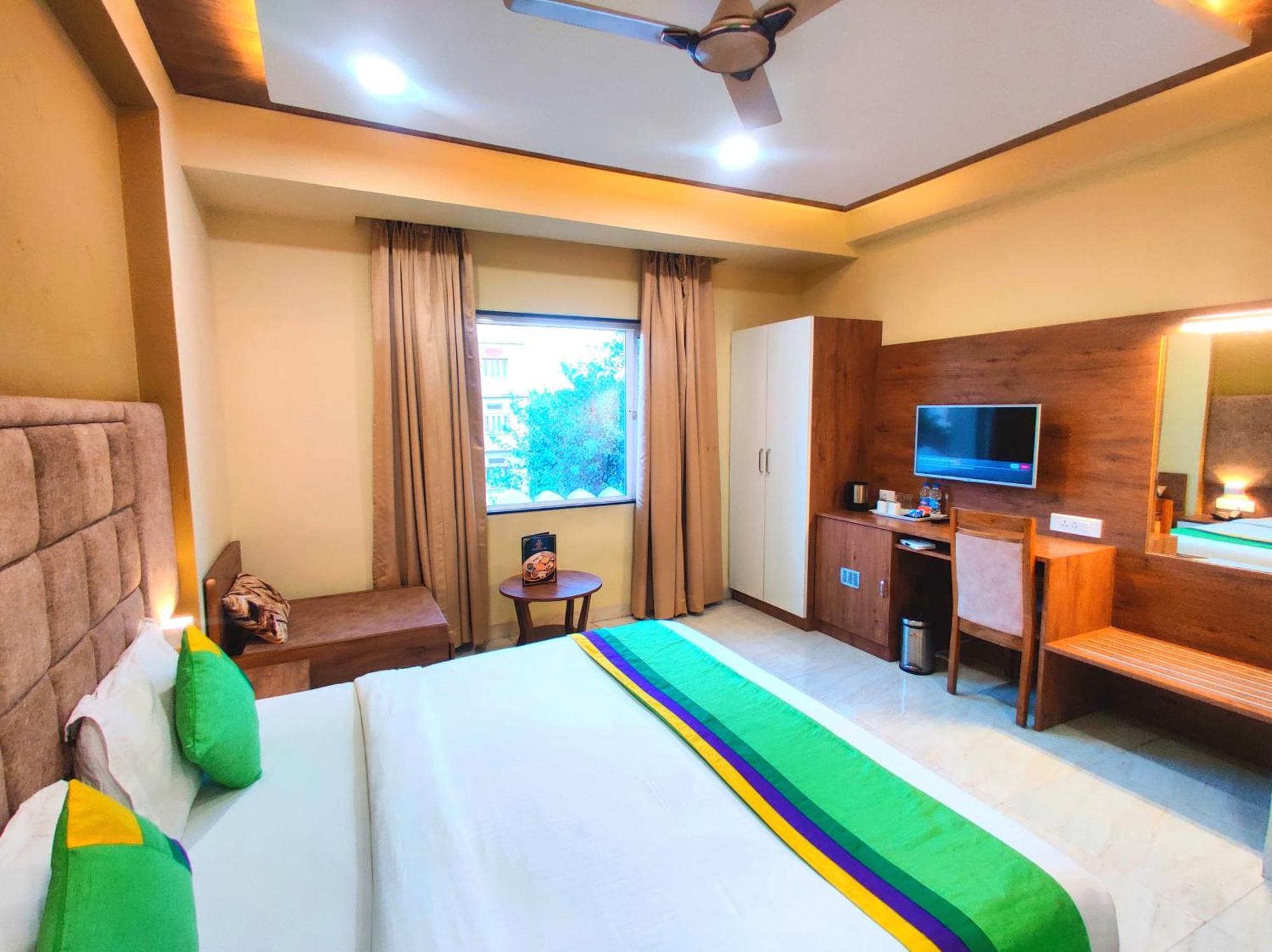 Opulence Inn - 500 Meters From Railway Station Udaipur Exterior photo