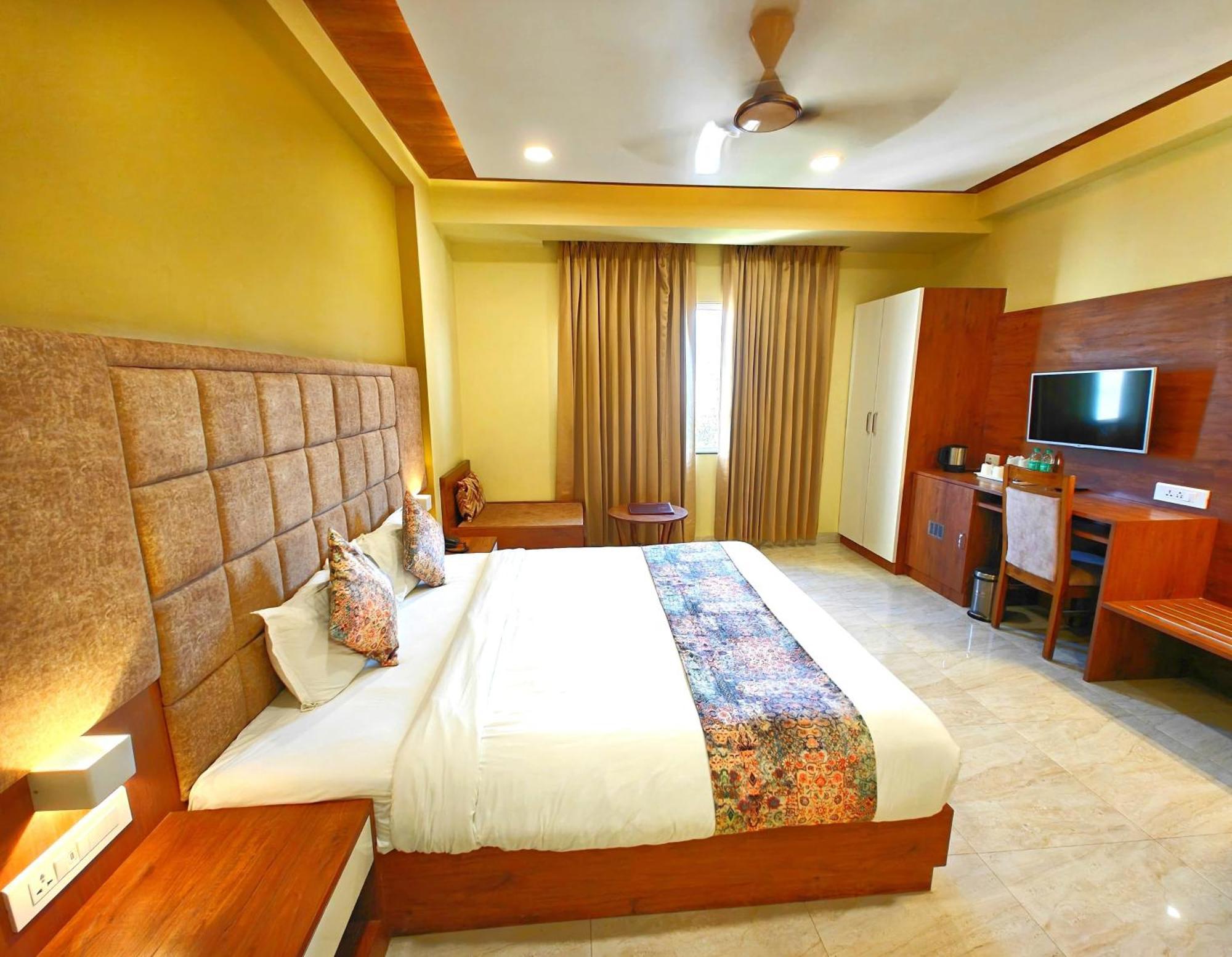 Opulence Inn - 500 Meters From Railway Station Udaipur Exterior photo