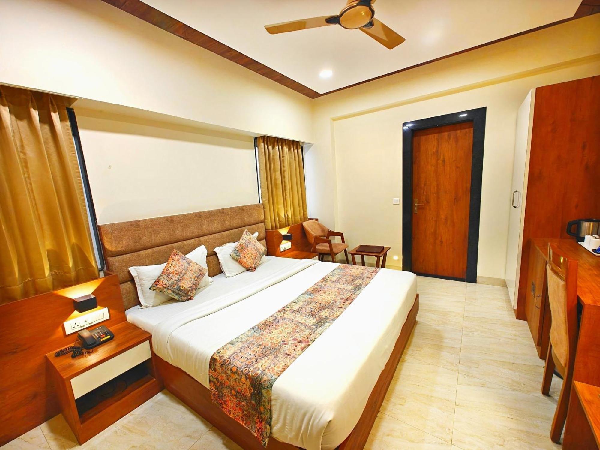 Opulence Inn - 500 Meters From Railway Station Udaipur Exterior photo
