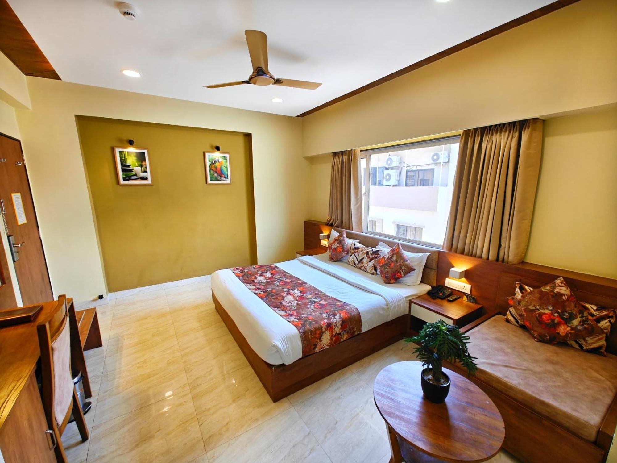 Opulence Inn - 500 Meters From Railway Station Udaipur Exterior photo